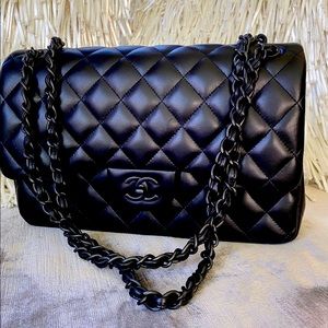 Chanel jumbo so black